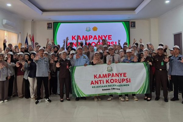 Universitas Putra Bangsa Bersama Kejaksaan Negeri Kebumen Gelar Sosialisasi Kampanye Anti Korupsi