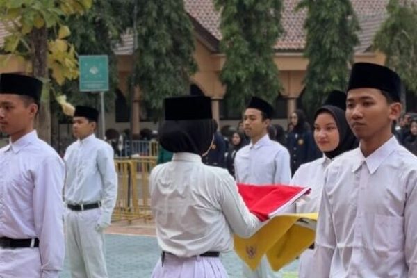 UPB Gelar Upacara Bendera Peringati HUT ke-81 Kemerdekaan RI